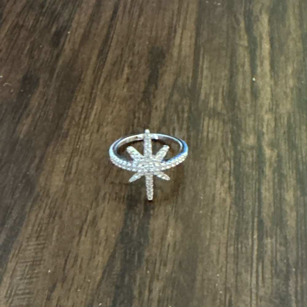 Beautiful Ring Size 6 - image 5